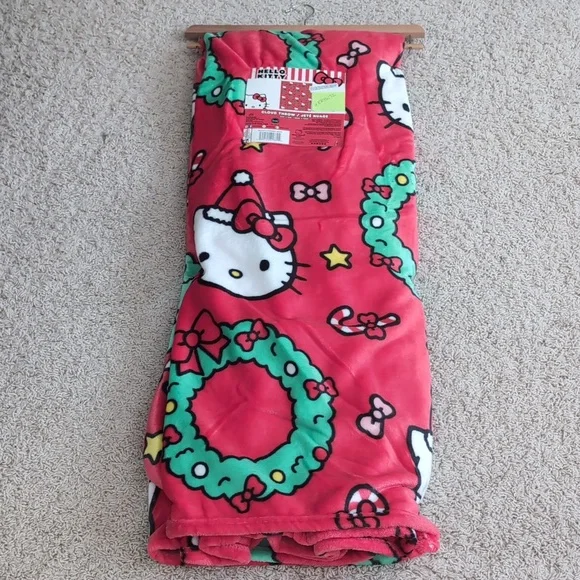 ❌SOLD❌Hello Kitty Festive ⭐ Oversized Plush Throw Blanket, Candy Cane Design - Picture 4 of 5